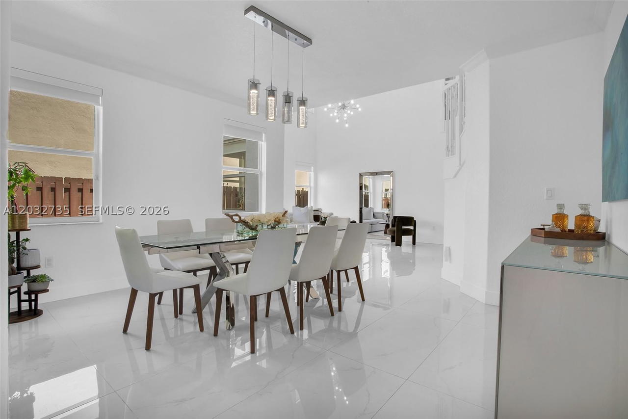 Real estate property located at 11559 84th Ter, Miami-dade, Islands At Doral Northwes, Doral, FL