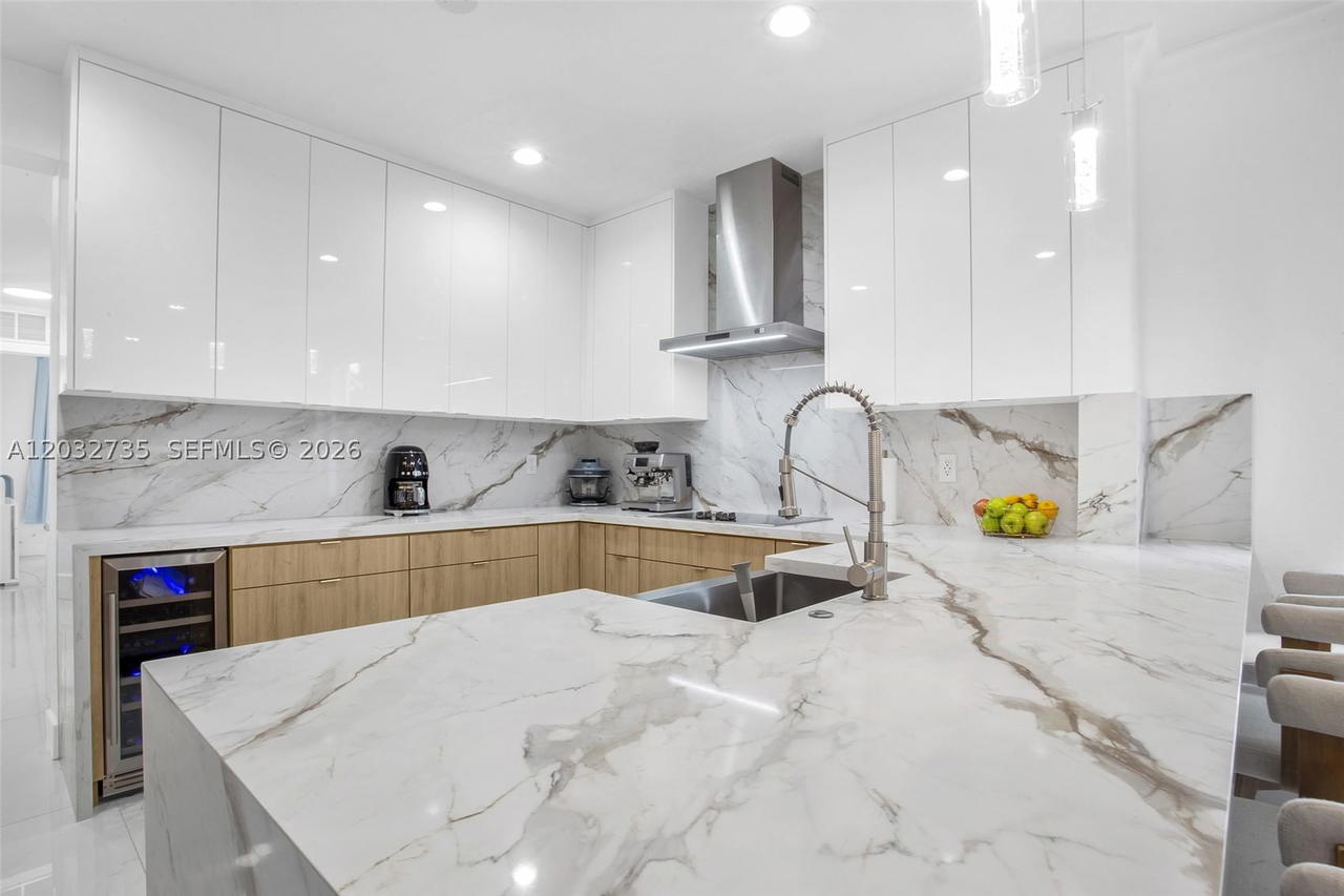 Real estate property located at 11559 84th Ter, Miami-dade, Islands At Doral Northwes, Doral, FL