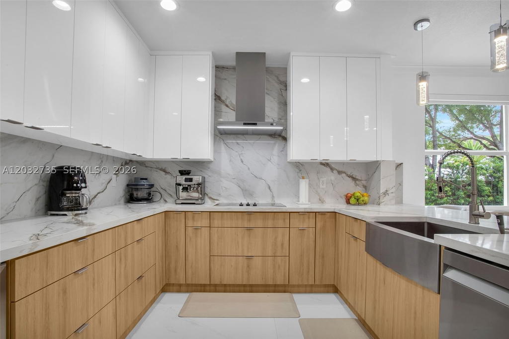 Real estate property located at 11559 84th Ter, Miami-dade, Islands At Doral Northwes, Doral, FL
