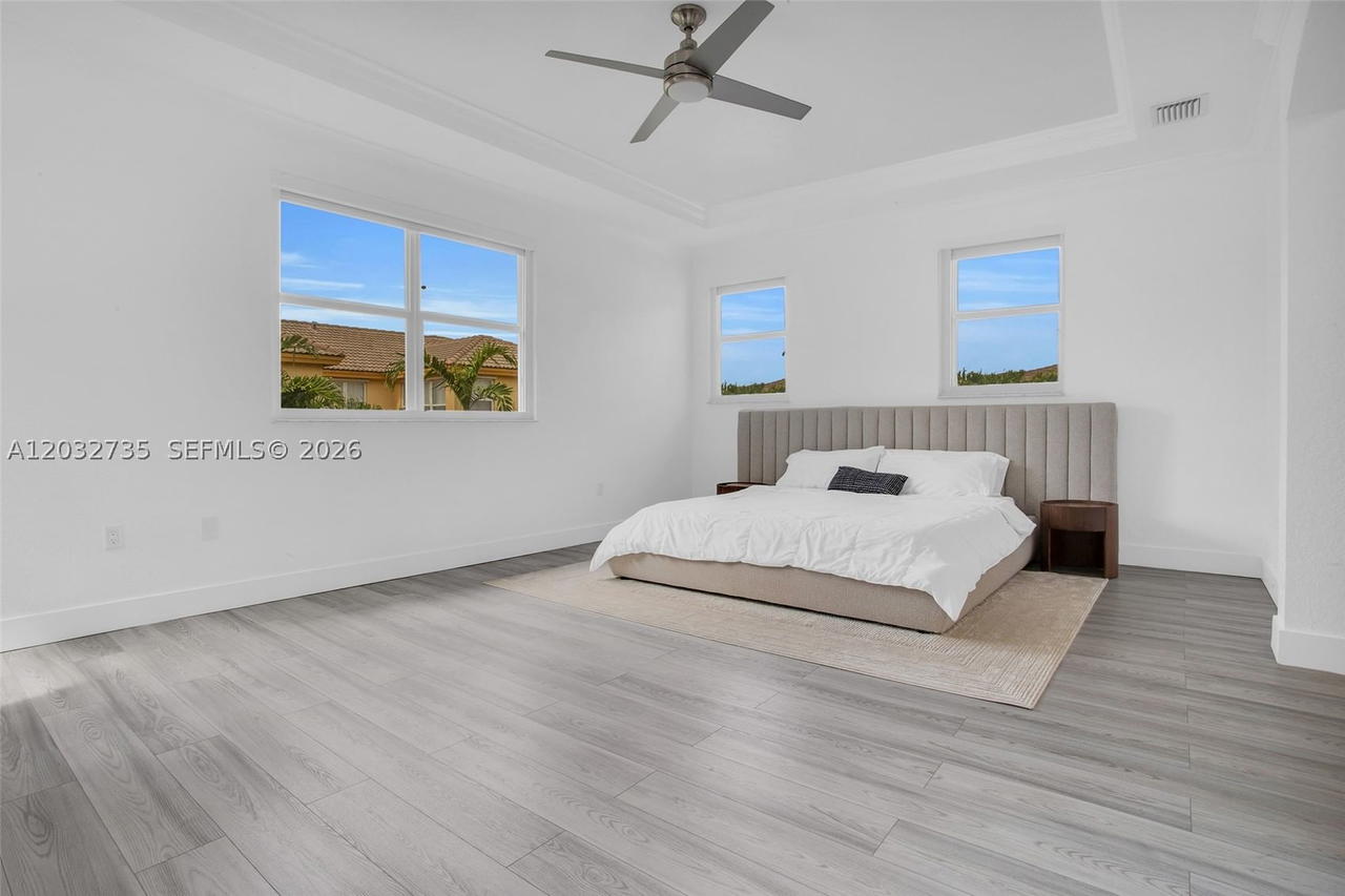 Real estate property located at 11559 84th Ter, Miami-dade, Islands At Doral Northwes, Doral, FL