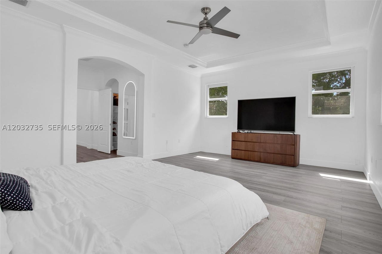 Real estate property located at 11559 84th Ter, Miami-dade, Islands At Doral Northwes, Doral, FL