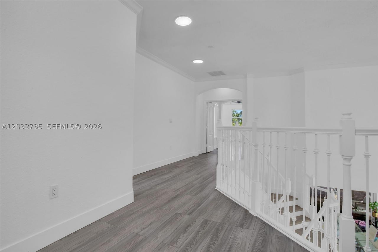 Real estate property located at 11559 84th Ter, Miami-dade, Islands At Doral Northwes, Doral, FL