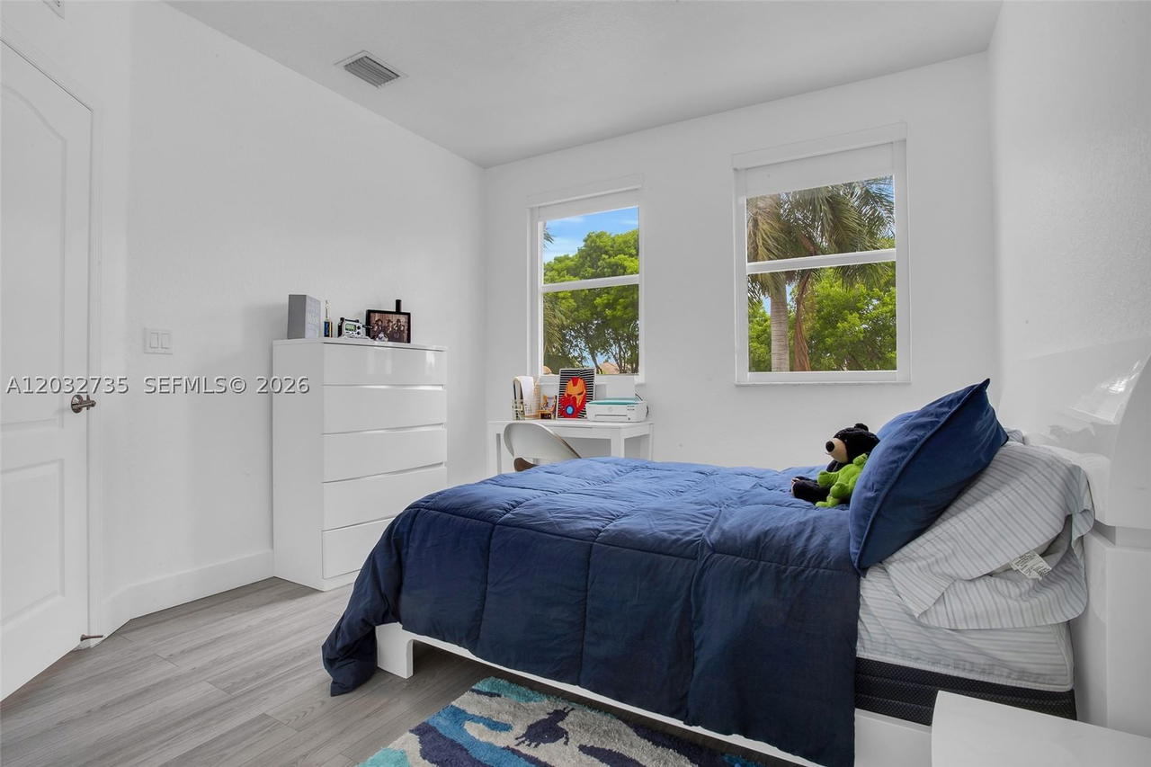 Real estate property located at 11559 84th Ter, Miami-dade, Islands At Doral Northwes, Doral, FL