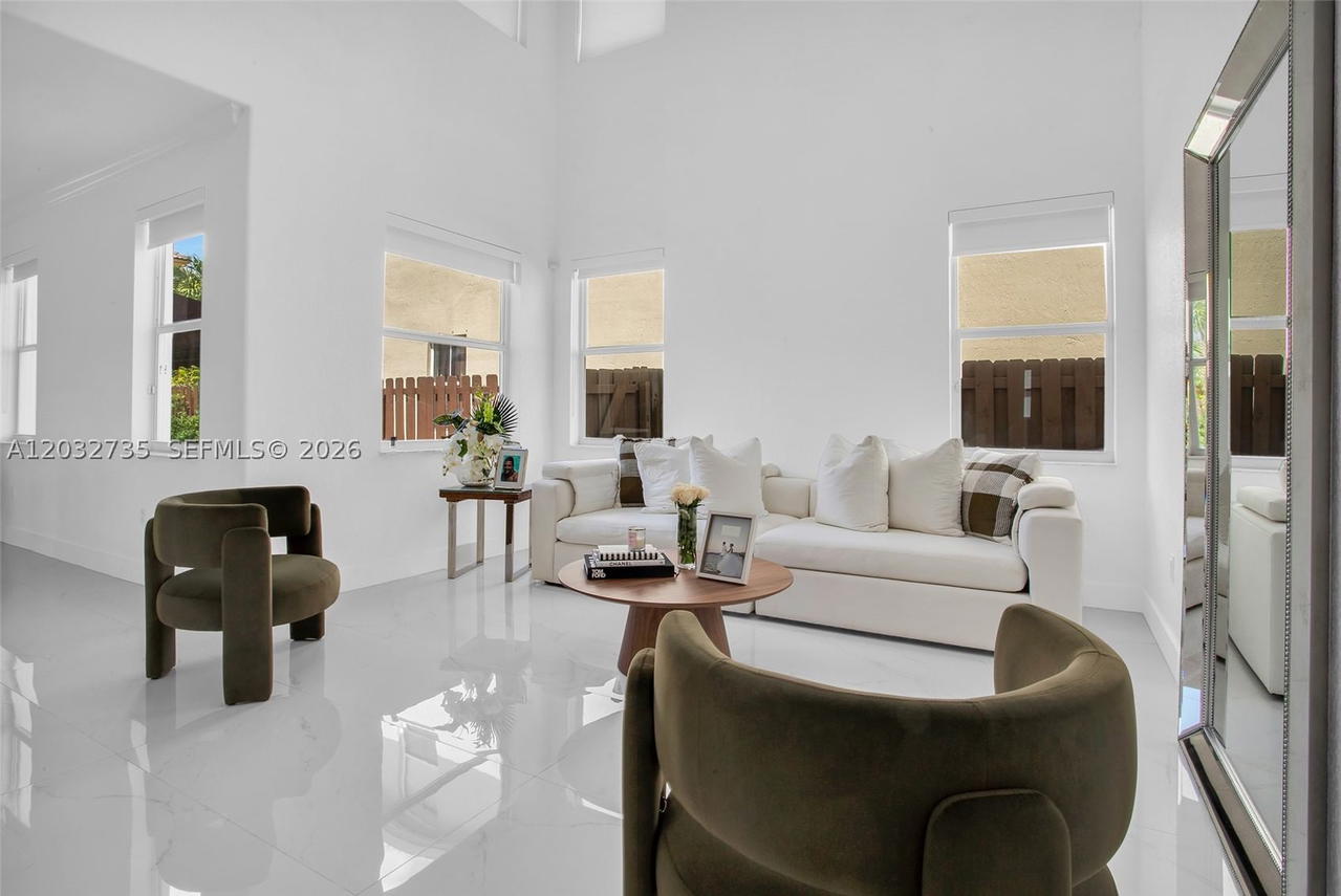 Real estate property located at 11559 84th Ter, Miami-dade, Islands At Doral Northwes, Doral, FL
