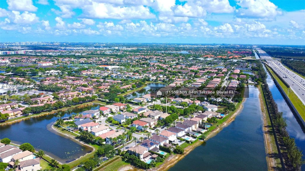 Real estate property located at 11559 84th Ter, Miami-dade, Islands At Doral Northwes, Doral, FL