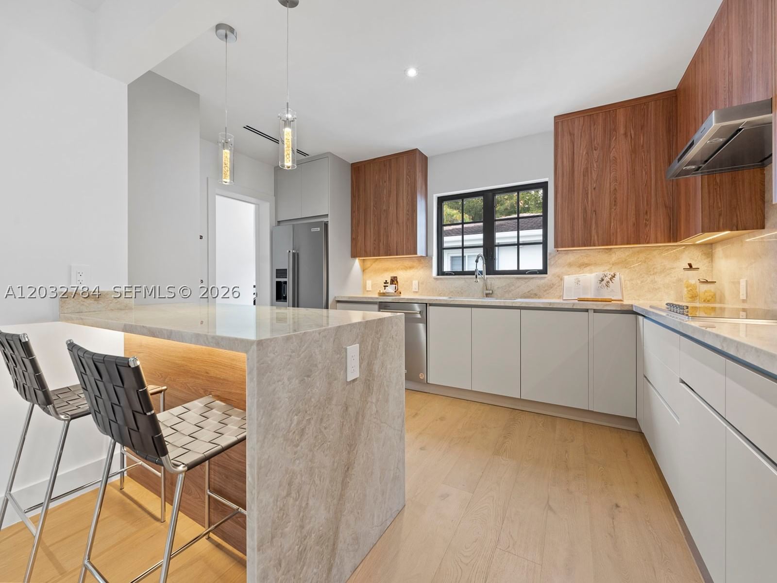 Real estate property located at 39 Palermo Ave, Miami-dade, Coral Gables Crafts Sec, Coral Gables, FL