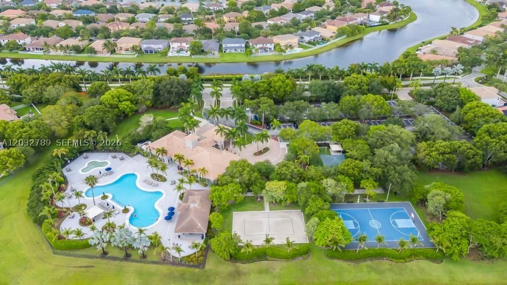 Real estate property located at 19301 Seneca Ave, Broward, Isles At Weston, Weston, FL