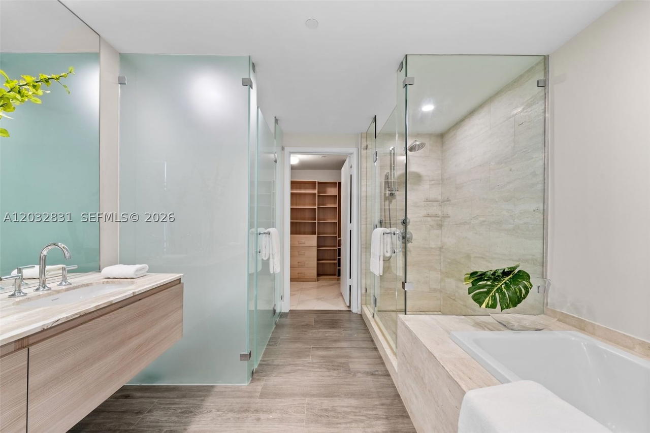 Real estate property located at 2900 7th Ave #1902, Miami-dade, Biscayne Beach Condo, Miami, FL