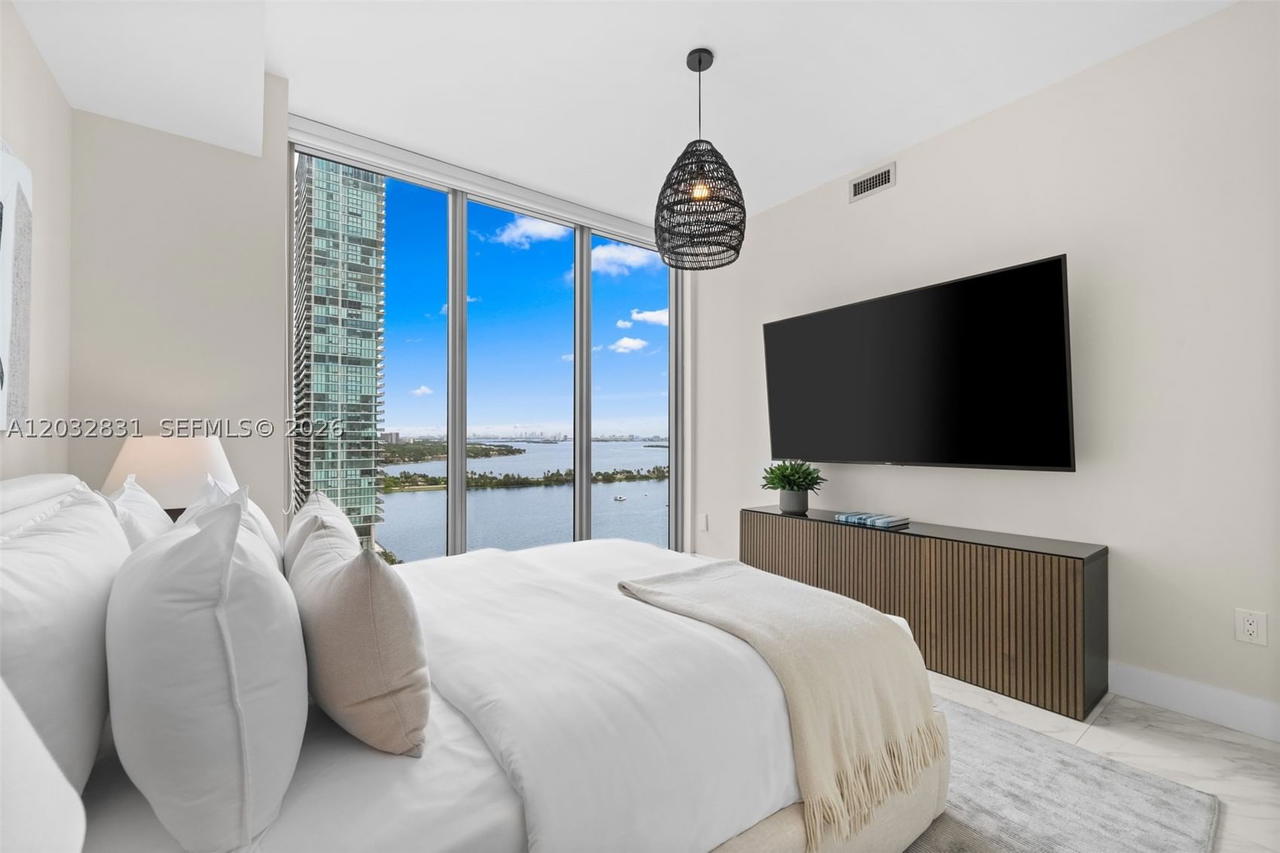 Real estate property located at 2900 7th Ave #1902, Miami-dade, Biscayne Beach Condo, Miami, FL
