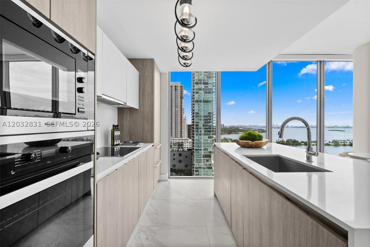 Real estate property located at 2900 7th Ave #1902, Miami-dade, Biscayne Beach Condo, Miami, FL