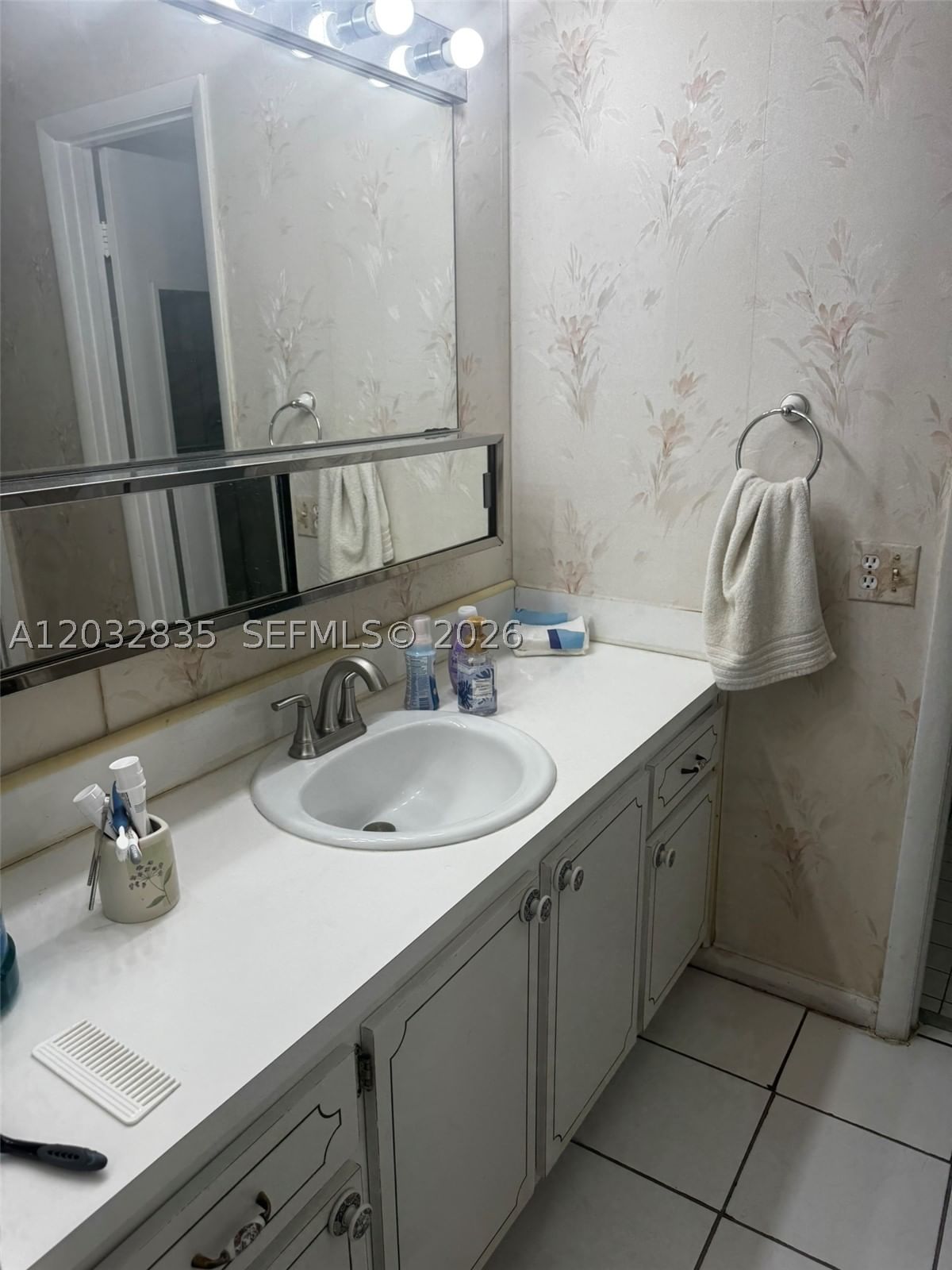 Real estate property located at 7610 Stirling Rd #104C, Broward, Countryside Condo, Davie, FL