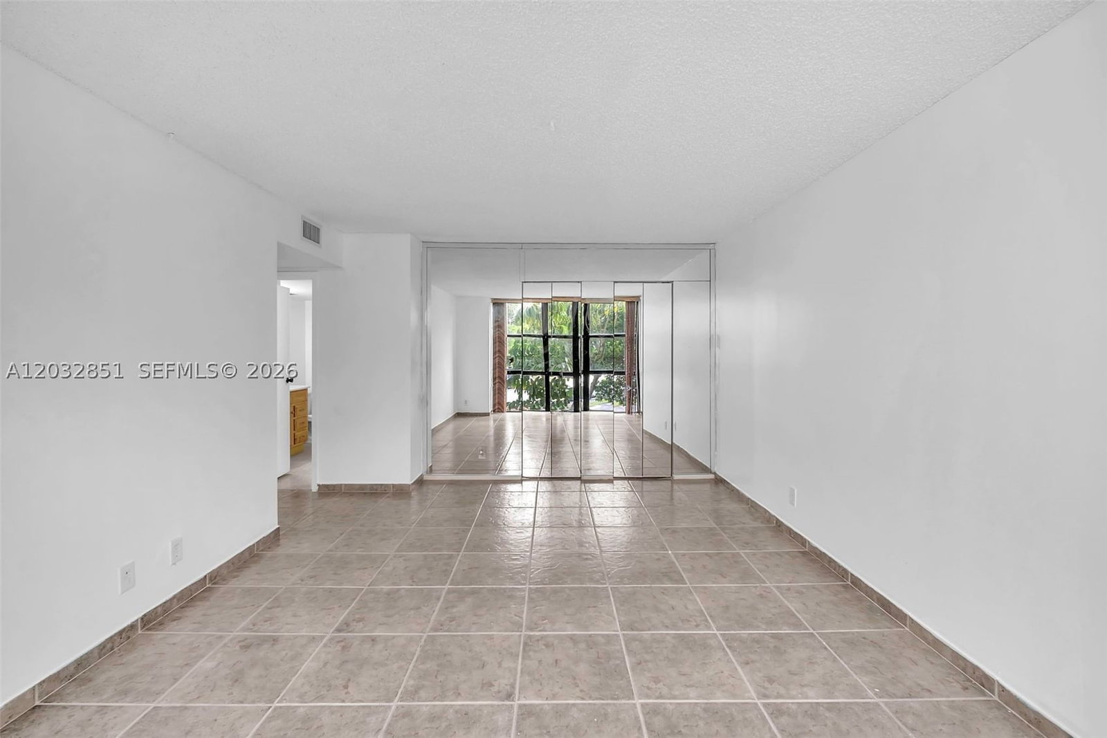 Real estate property located at 1000 Parkview Dr #229, Broward, Oceanview Park Condo, Hallandale Beach, FL