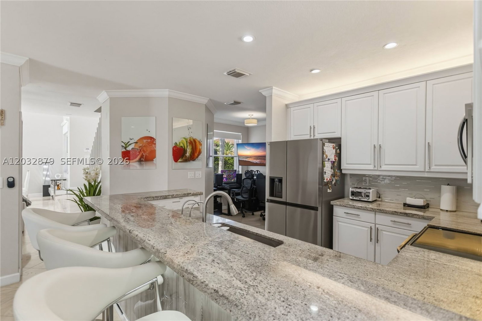 Real estate property located at 6240 163rd Pl, Miami-dade, Crestview Lakes, Miami, FL