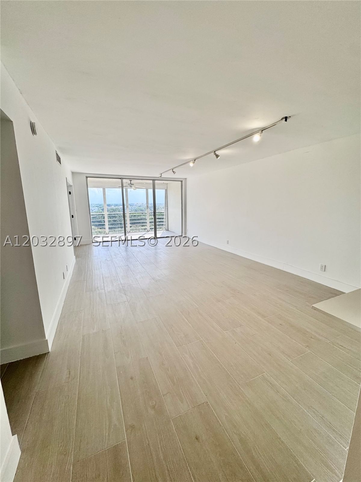 Real estate property located at 575 Oaks Ln #1008, Broward, No 61 Palm-aire Country C, Pompano Beach, FL