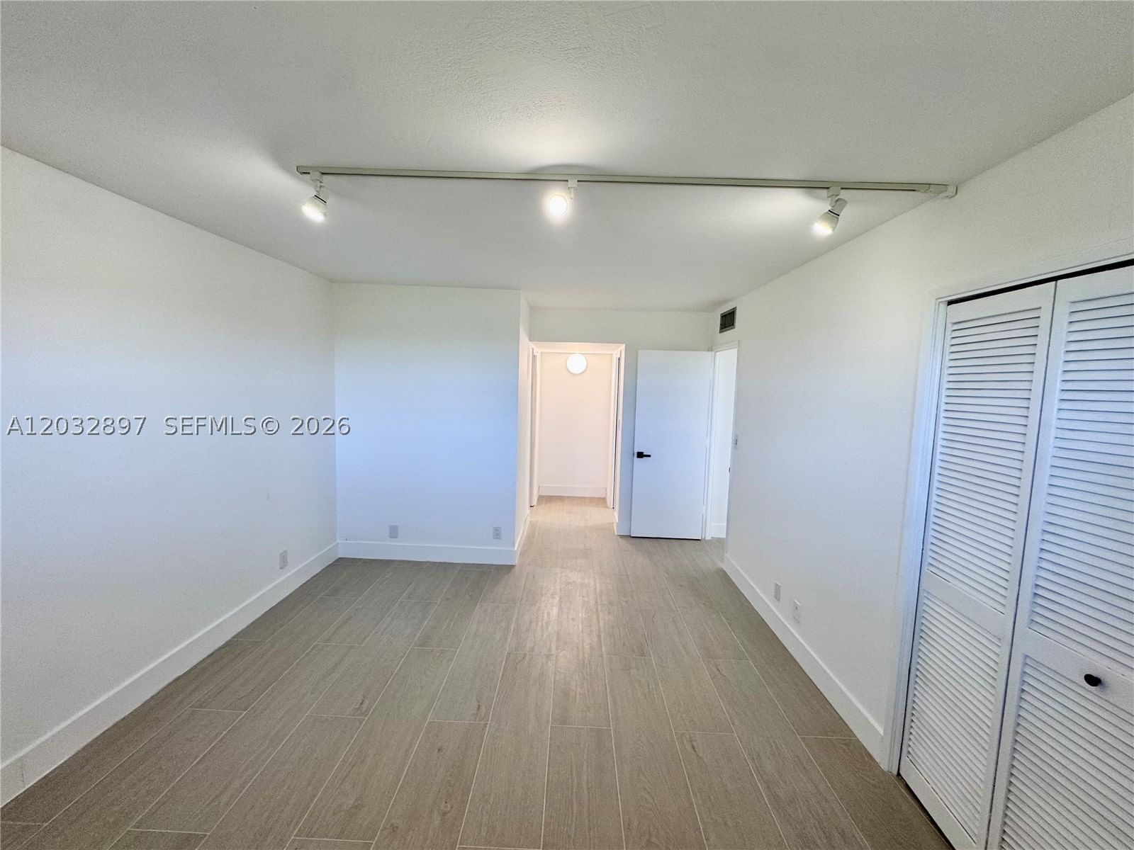 Real estate property located at 575 Oaks Ln #1008, Broward, No 61 Palm-aire Country C, Pompano Beach, FL