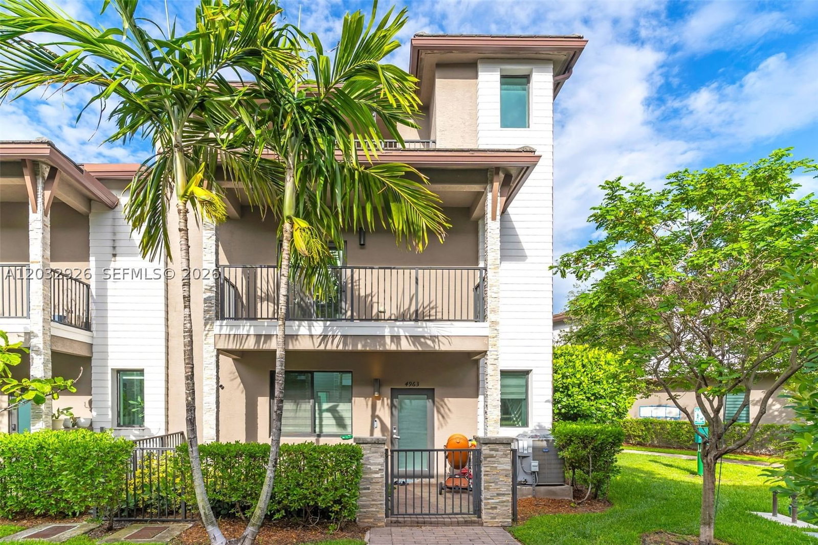 Real estate property located at 4963 83rd Path #4963, Miami-dade, Downtown Doral South Phas, Doral, FL