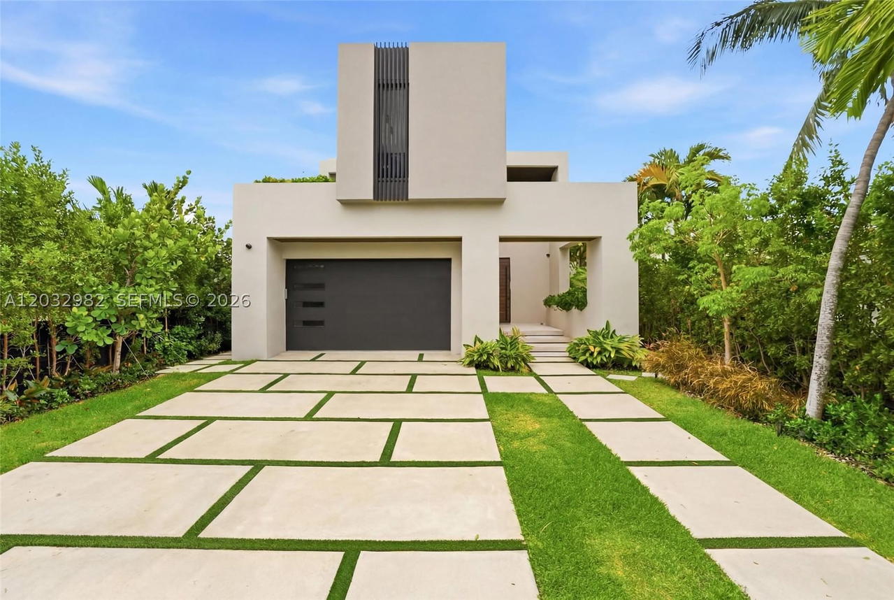 Real estate property located at 1050 Stillwater Dr, Miami-dade, Biscayne Beach-2nd Addn, Miami Beach, FL
