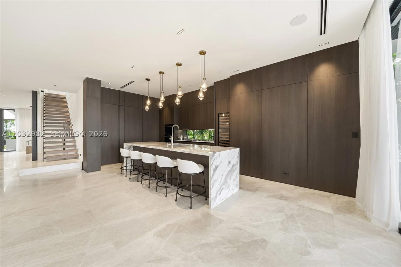 Real estate property located at 1050 Stillwater Dr, Miami-dade, Biscayne Beach-2nd Addn, Miami Beach, FL
