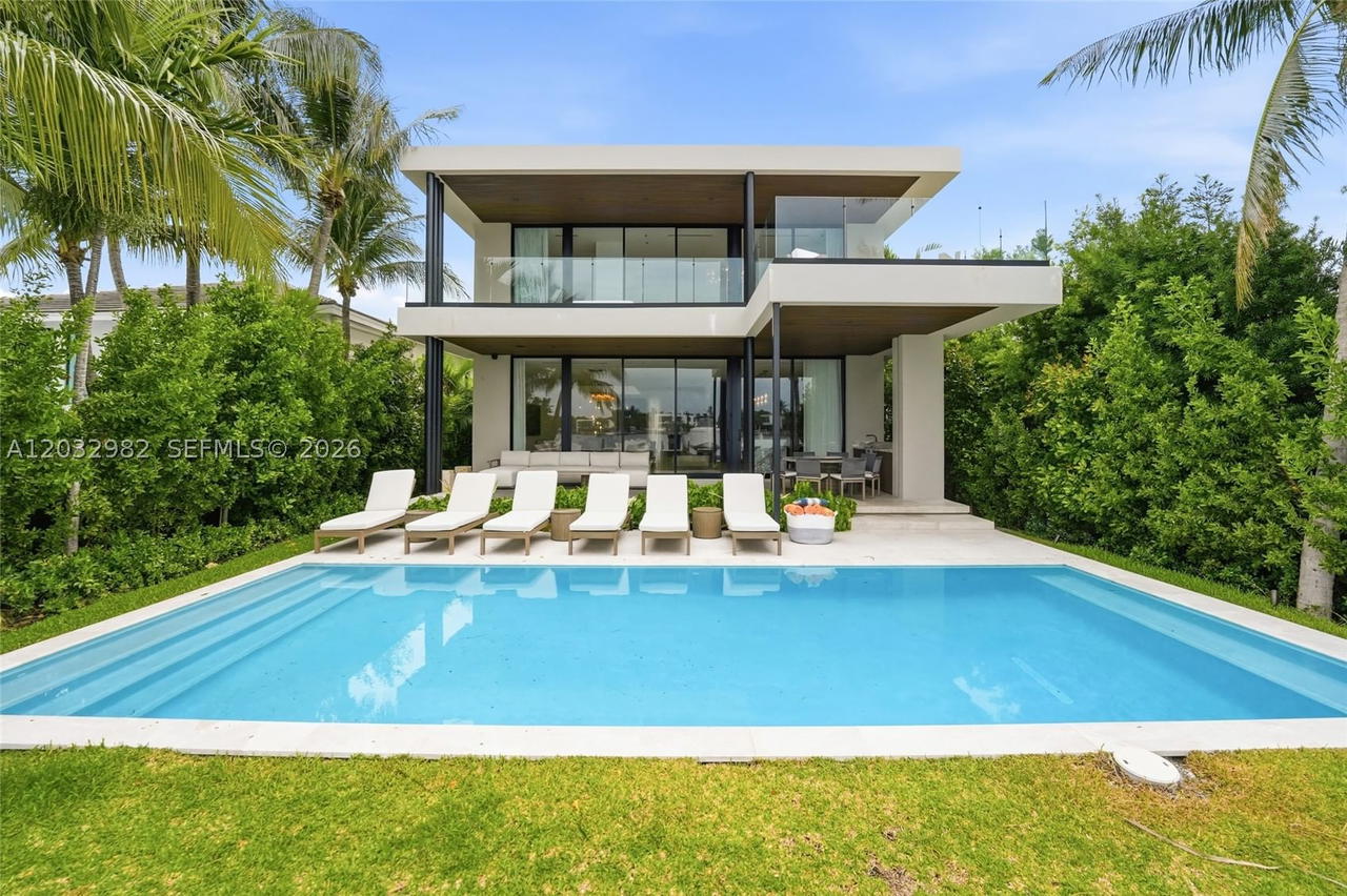 Real estate property located at 1050 Stillwater Dr, Miami-dade, Biscayne Beach-2nd Addn, Miami Beach, FL