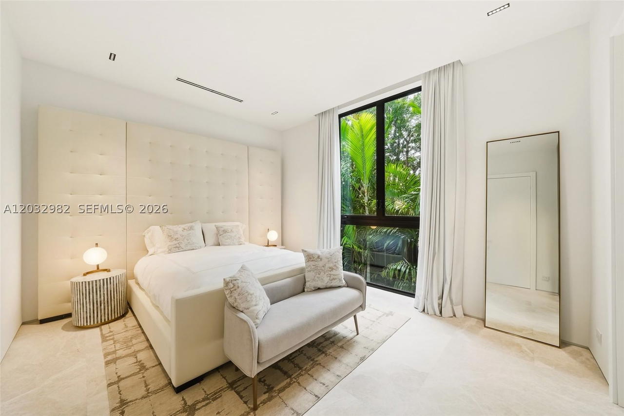 Real estate property located at 1050 Stillwater Dr, Miami-dade, Biscayne Beach-2nd Addn, Miami Beach, FL