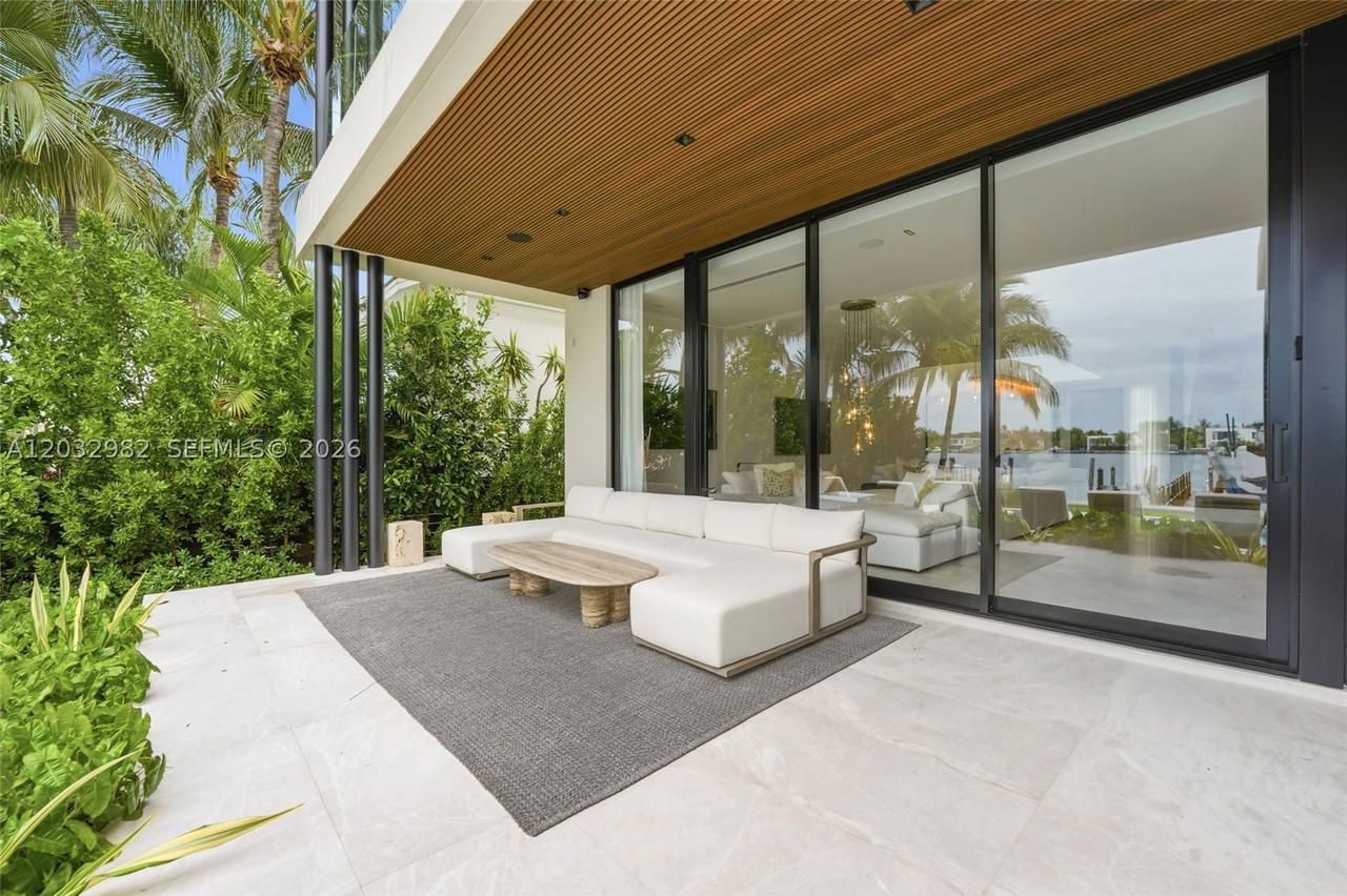 Real estate property located at 1050 Stillwater Dr, Miami-dade, Biscayne Beach-2nd Addn, Miami Beach, FL