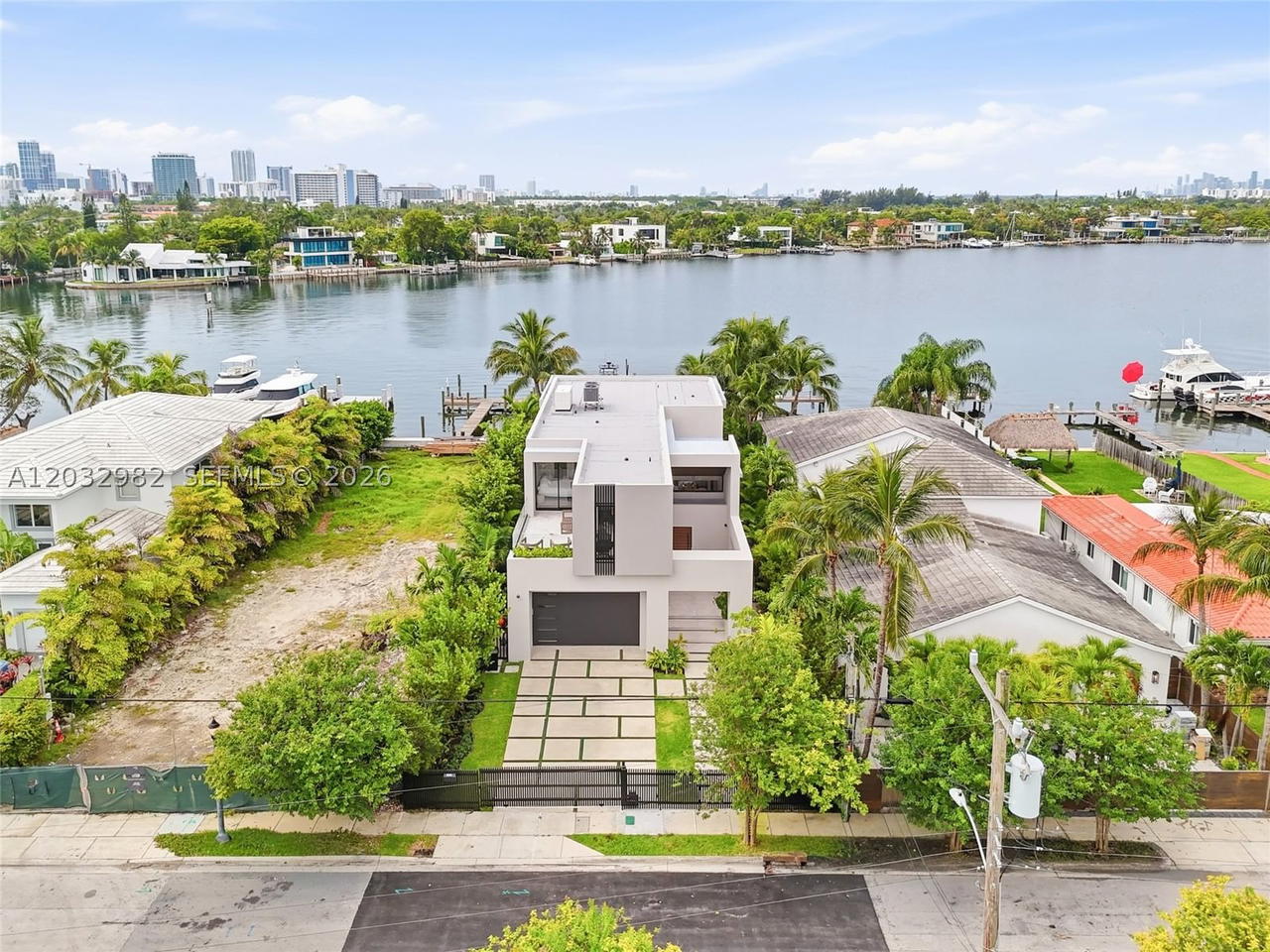 Real estate property located at 1050 Stillwater Dr, Miami-dade, Biscayne Beach-2nd Addn, Miami Beach, FL
