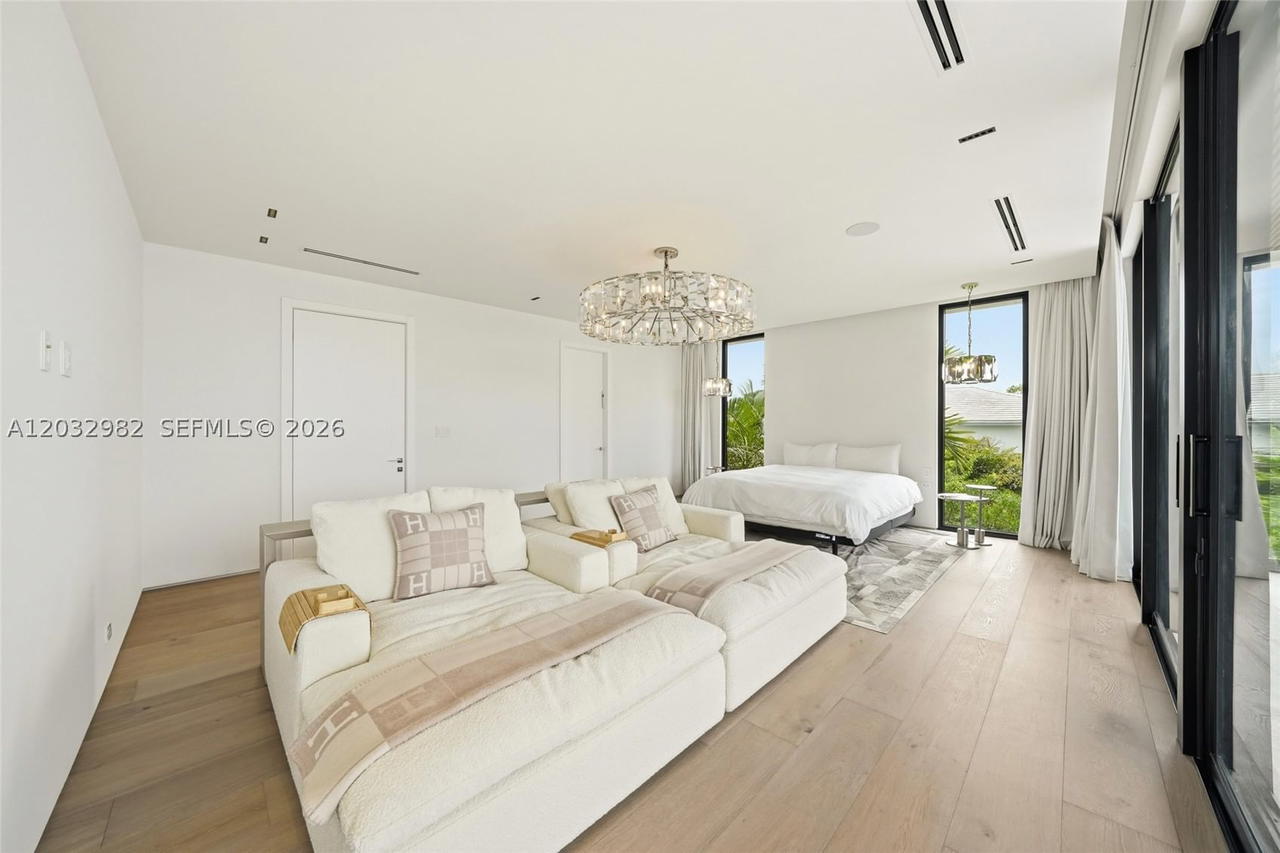 Real estate property located at 1050 Stillwater Dr, Miami-dade, Biscayne Beach-2nd Addn, Miami Beach, FL