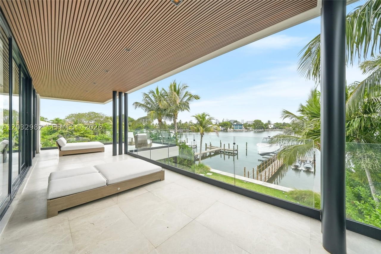 Real estate property located at 1050 Stillwater Dr, Miami-dade, Biscayne Beach-2nd Addn, Miami Beach, FL