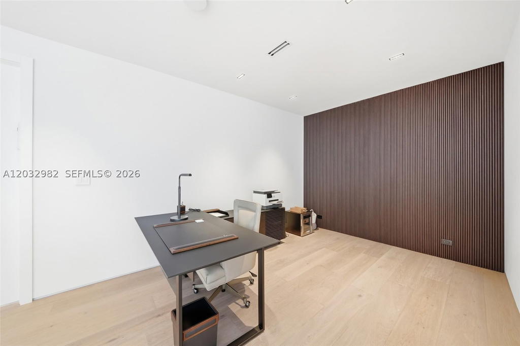 Real estate property located at 1050 Stillwater Dr, Miami-dade, Biscayne Beach-2nd Addn, Miami Beach, FL