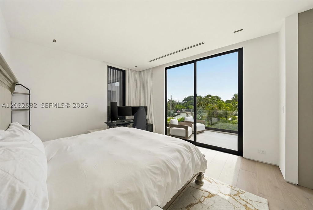 Real estate property located at 1050 Stillwater Dr, Miami-dade, Biscayne Beach-2nd Addn, Miami Beach, FL