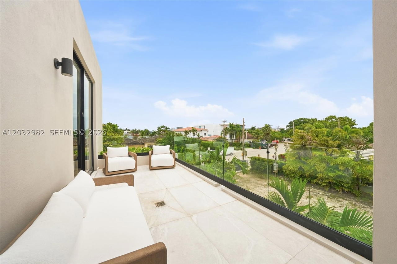 Real estate property located at 1050 Stillwater Dr, Miami-dade, Biscayne Beach-2nd Addn, Miami Beach, FL
