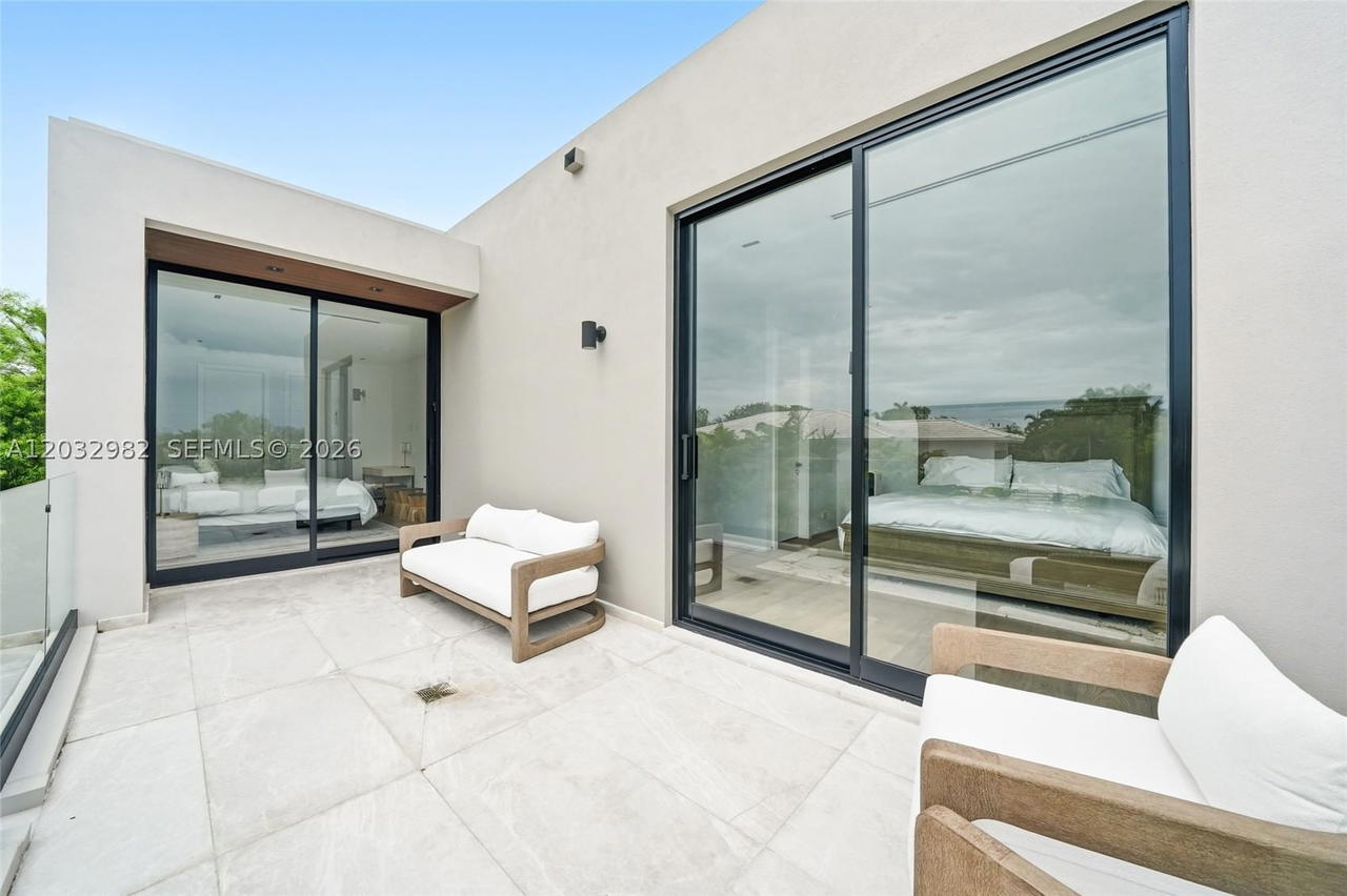Real estate property located at 1050 Stillwater Dr, Miami-dade, Biscayne Beach-2nd Addn, Miami Beach, FL