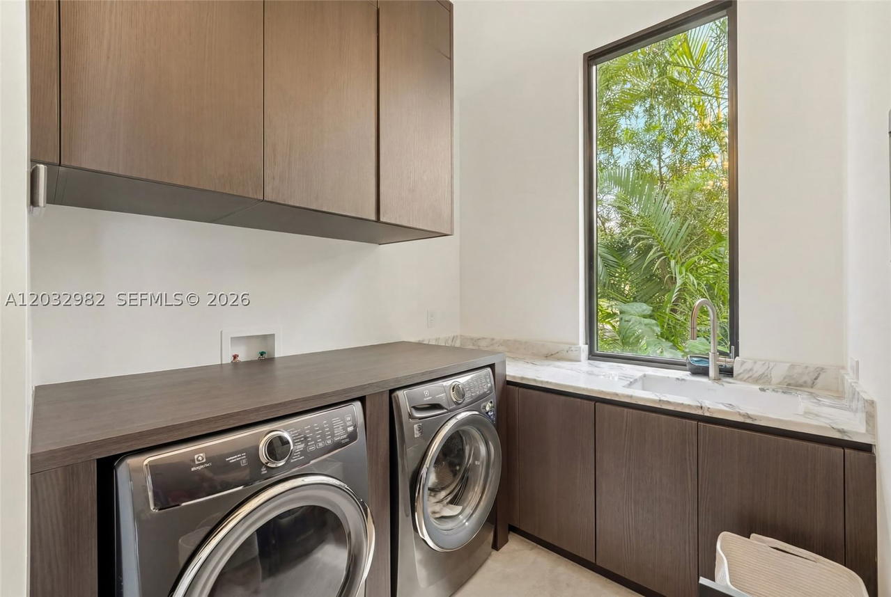 Real estate property located at 1050 Stillwater Dr, Miami-dade, Biscayne Beach-2nd Addn, Miami Beach, FL