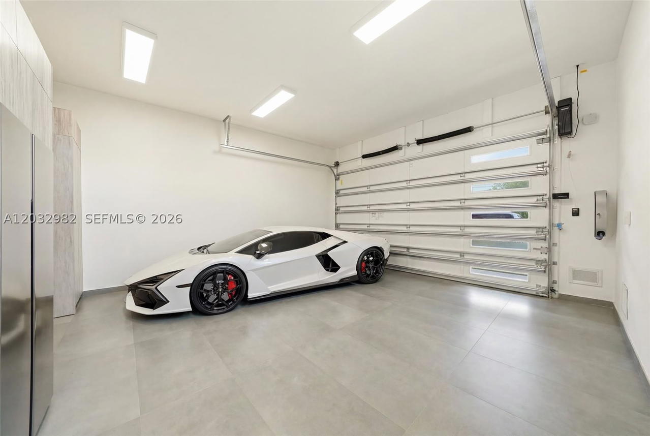 Real estate property located at 1050 Stillwater Dr, Miami-dade, Biscayne Beach-2nd Addn, Miami Beach, FL