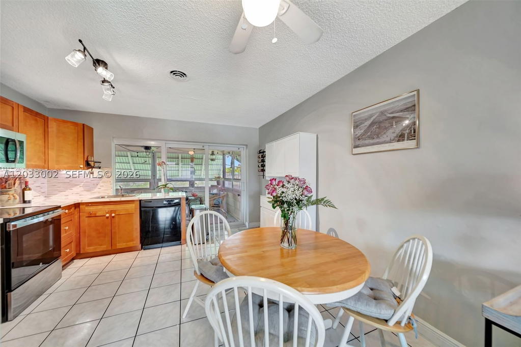Real estate property located at 2708 51st Pl, Broward, Tamarac Lakes North, Tamarac, FL