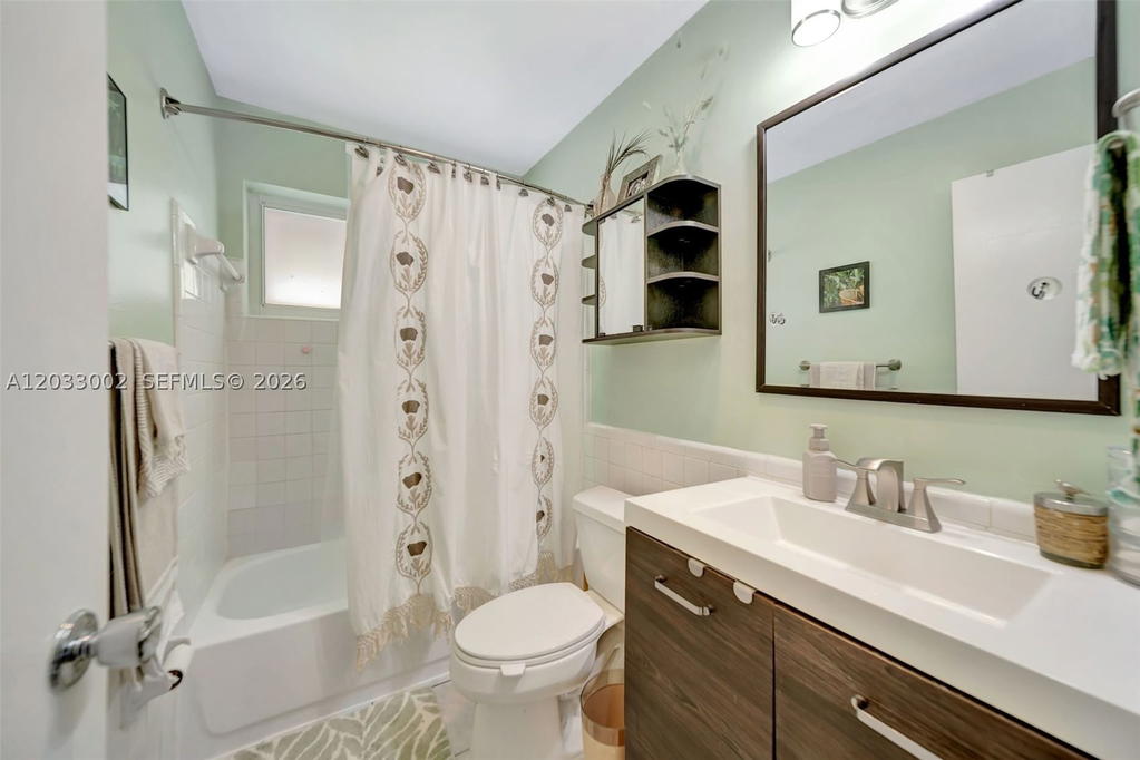 Real estate property located at 2708 51st Pl, Broward, Tamarac Lakes North, Tamarac, FL