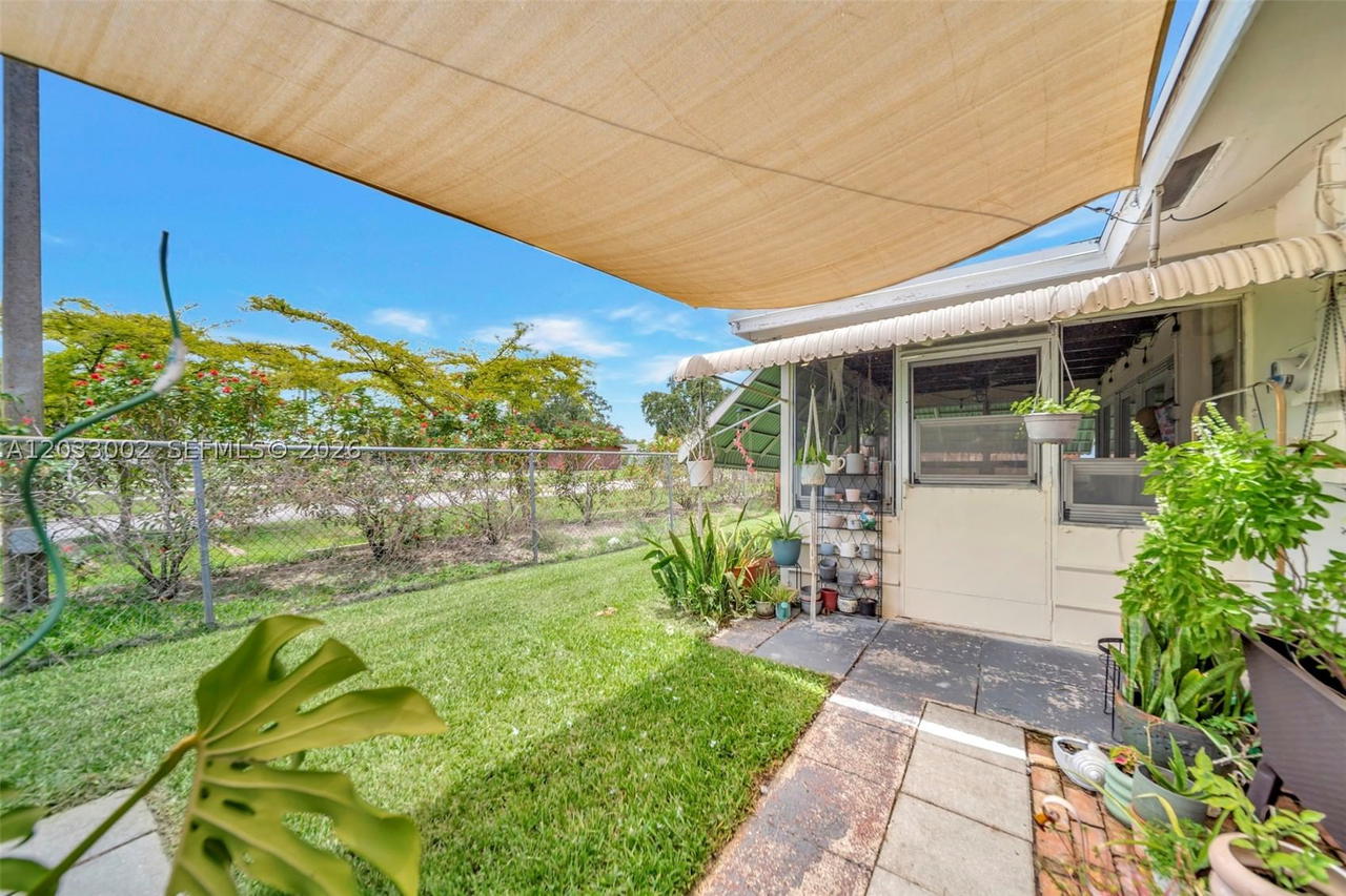 Real estate property located at 2708 51st Pl, Broward, Tamarac Lakes North, Tamarac, FL