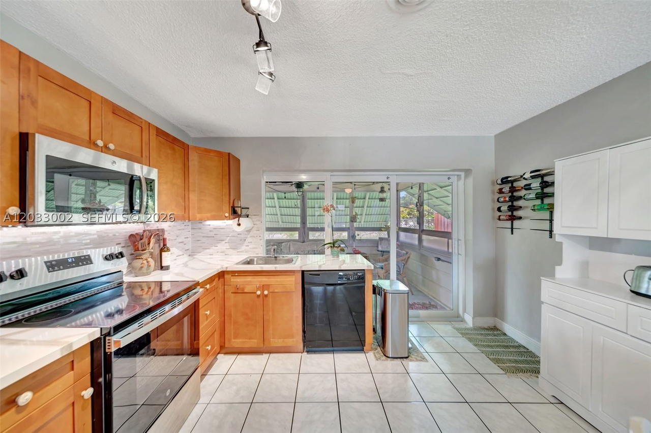 Real estate property located at 2708 51st Pl, Broward, Tamarac Lakes North, Tamarac, FL