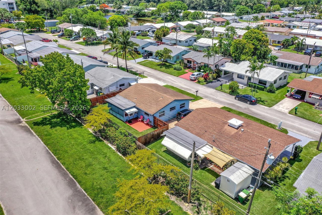 Real estate property located at 2708 51st Pl, Broward, Tamarac Lakes North, Tamarac, FL