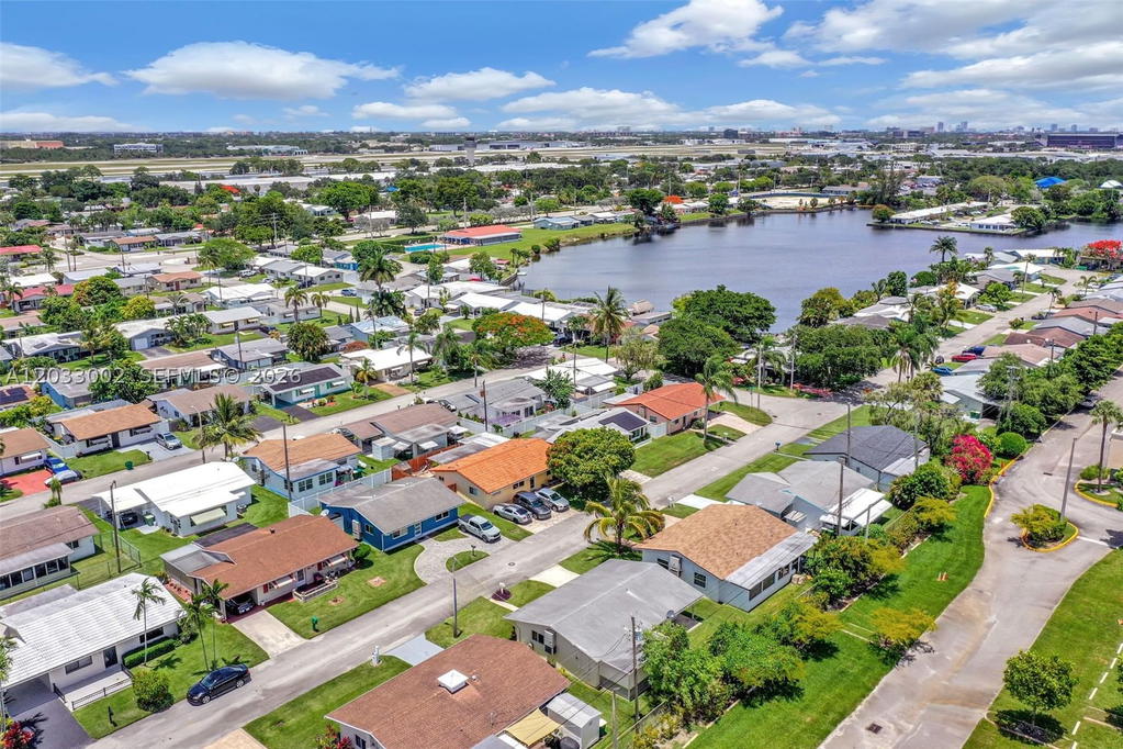 Real estate property located at 2708 51st Pl, Broward, Tamarac Lakes North, Tamarac, FL