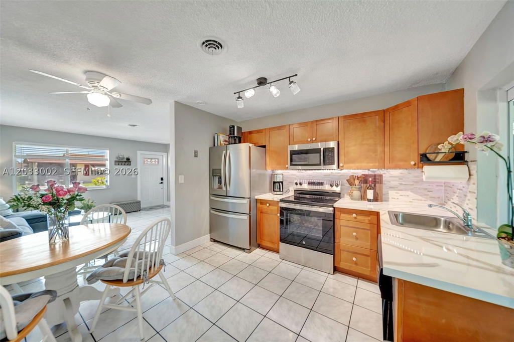 Real estate property located at 2708 51st Pl, Broward, Tamarac Lakes North, Tamarac, FL