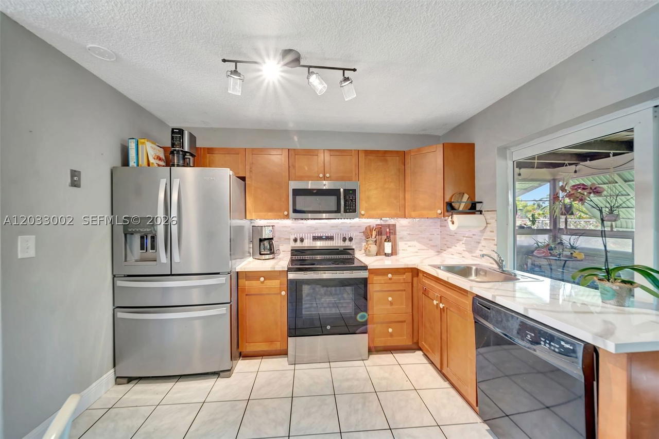 Real estate property located at 2708 51st Pl, Broward, Tamarac Lakes North, Tamarac, FL