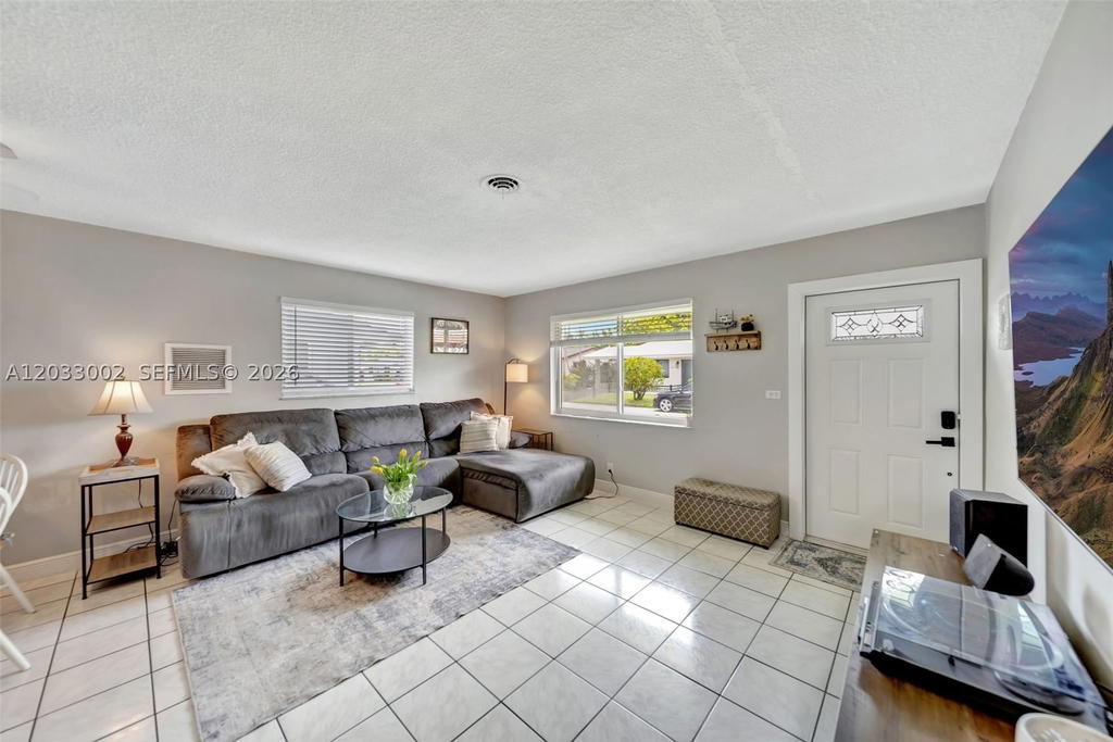 Real estate property located at 2708 51st Pl, Broward, Tamarac Lakes North, Tamarac, FL