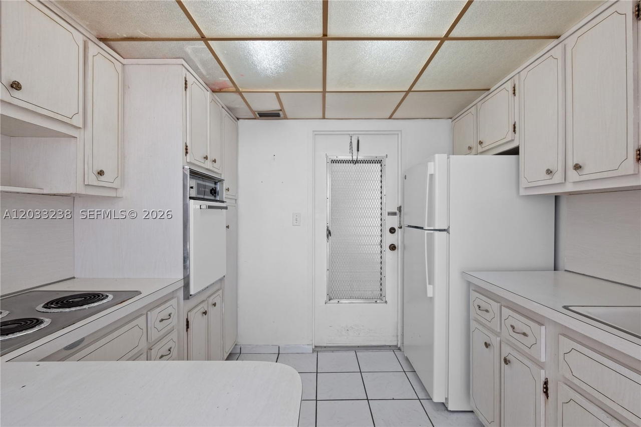 Real estate property located at 8001 Byron Ave #3C, Miami-dade, Byron Towers Condo, Miami Beach, FL