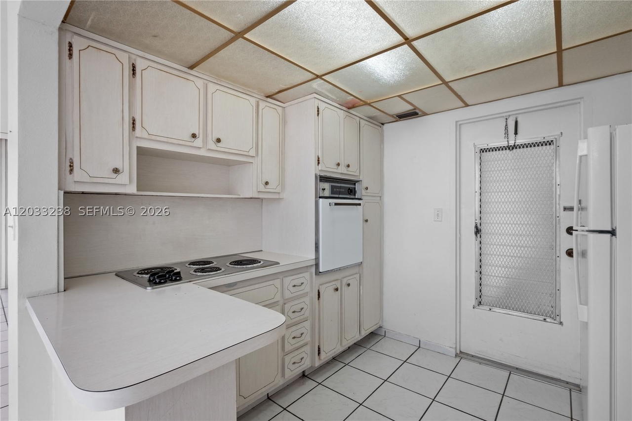 Real estate property located at 8001 Byron Ave #3C, Miami-dade, Byron Towers Condo, Miami Beach, FL