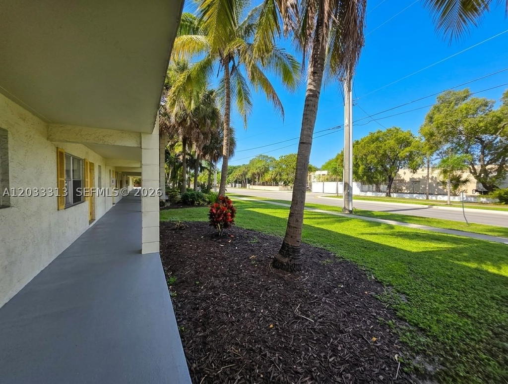 Real estate property located at 4160 21st St #124D, Broward, Calypso Cay Condo, Lauderhill, FL