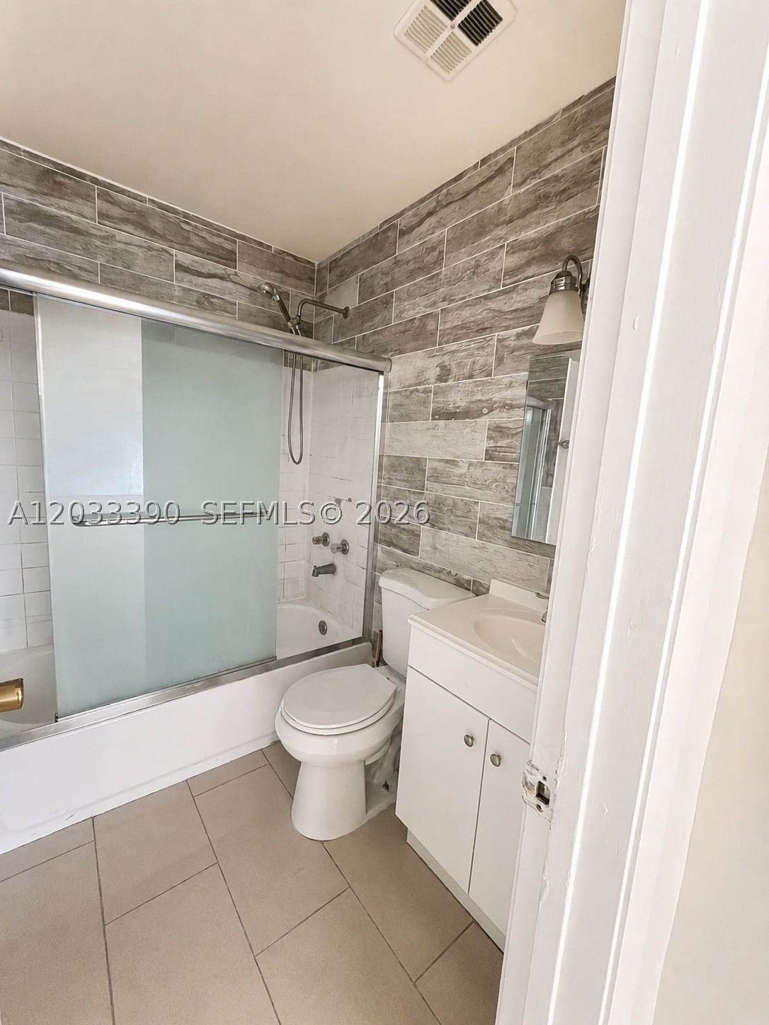 Real estate property located at 8480 154th Cir Ct #924, Miami-dade, Lake & Tennis Villas Ph 1, Miami, FL