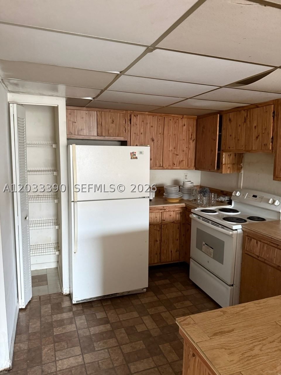 Real estate property located at 8480 154th Cir Ct #924, Miami-dade, Lake & Tennis Villas Ph 1, Miami, FL