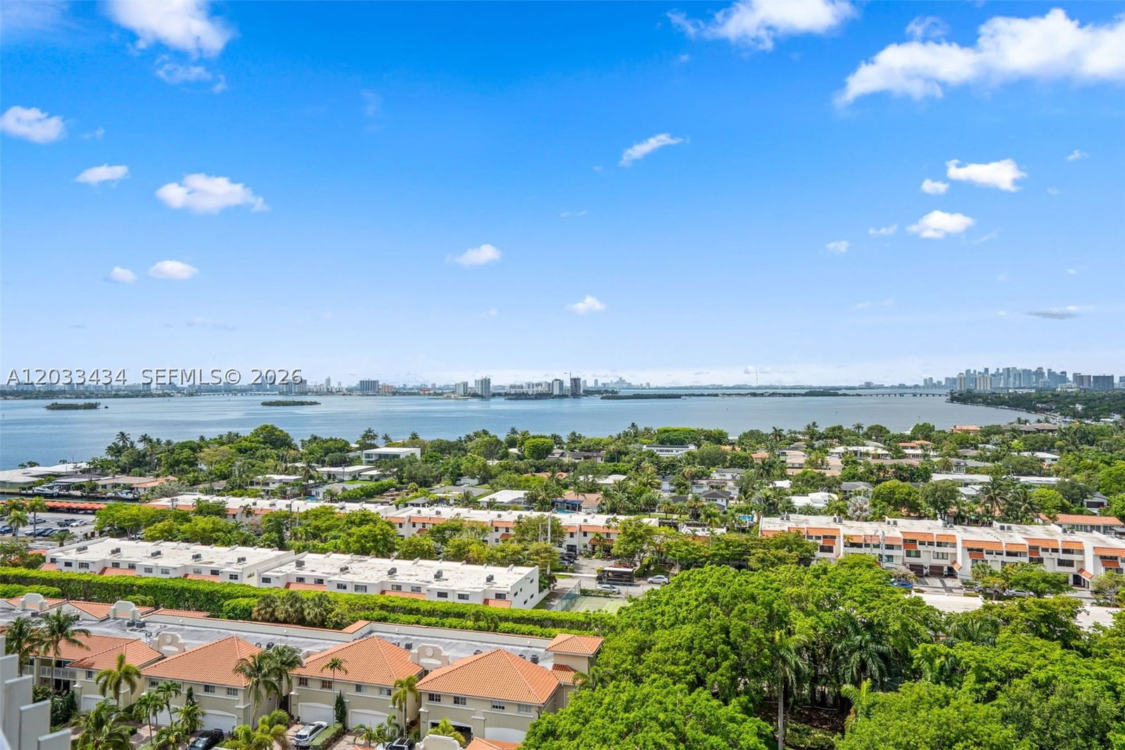 Real estate property located at 1000 QUAYSIDE TER #1604, Miami-dade, Towers Of Quayside Condo, Miami, FL