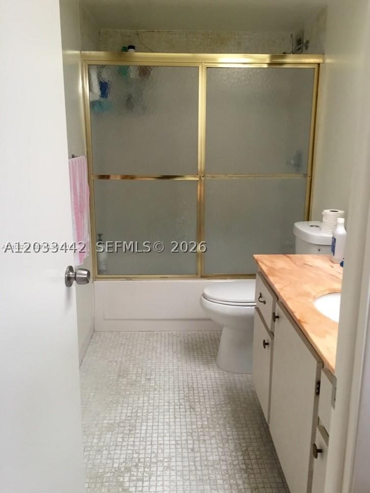 Real estate property located at 5401 Collins Ave #231, Miami-dade, The Carriage House Condo, Miami Beach, FL